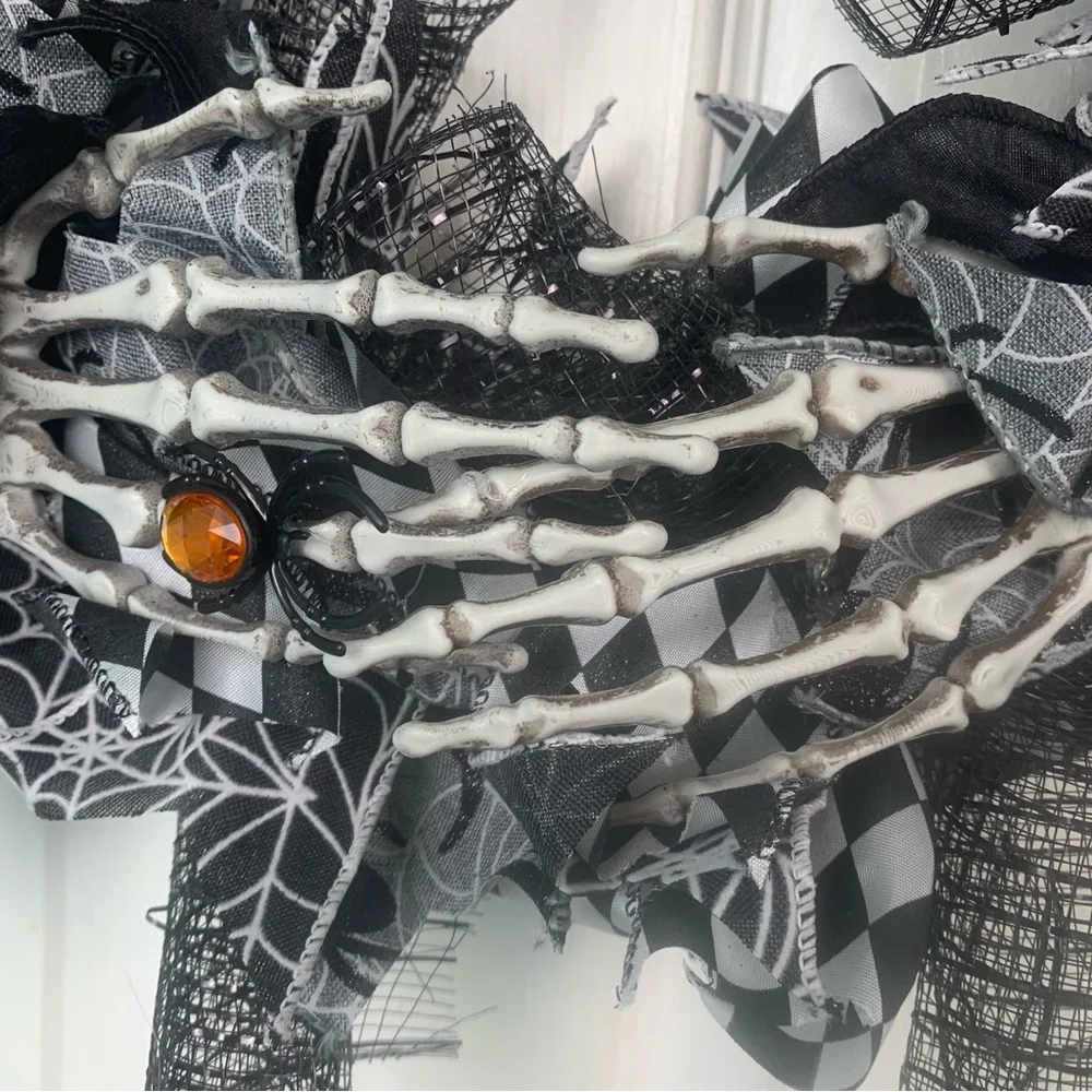 Handmade Halloween Wreath Skull Skeleton Hands Spider Deco Mesh Black White 18
